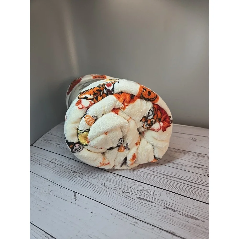 Winnie‎ the Pooh Eeyore Tigger 5' x 6' Halloween The Big One Plush Throw Blanket